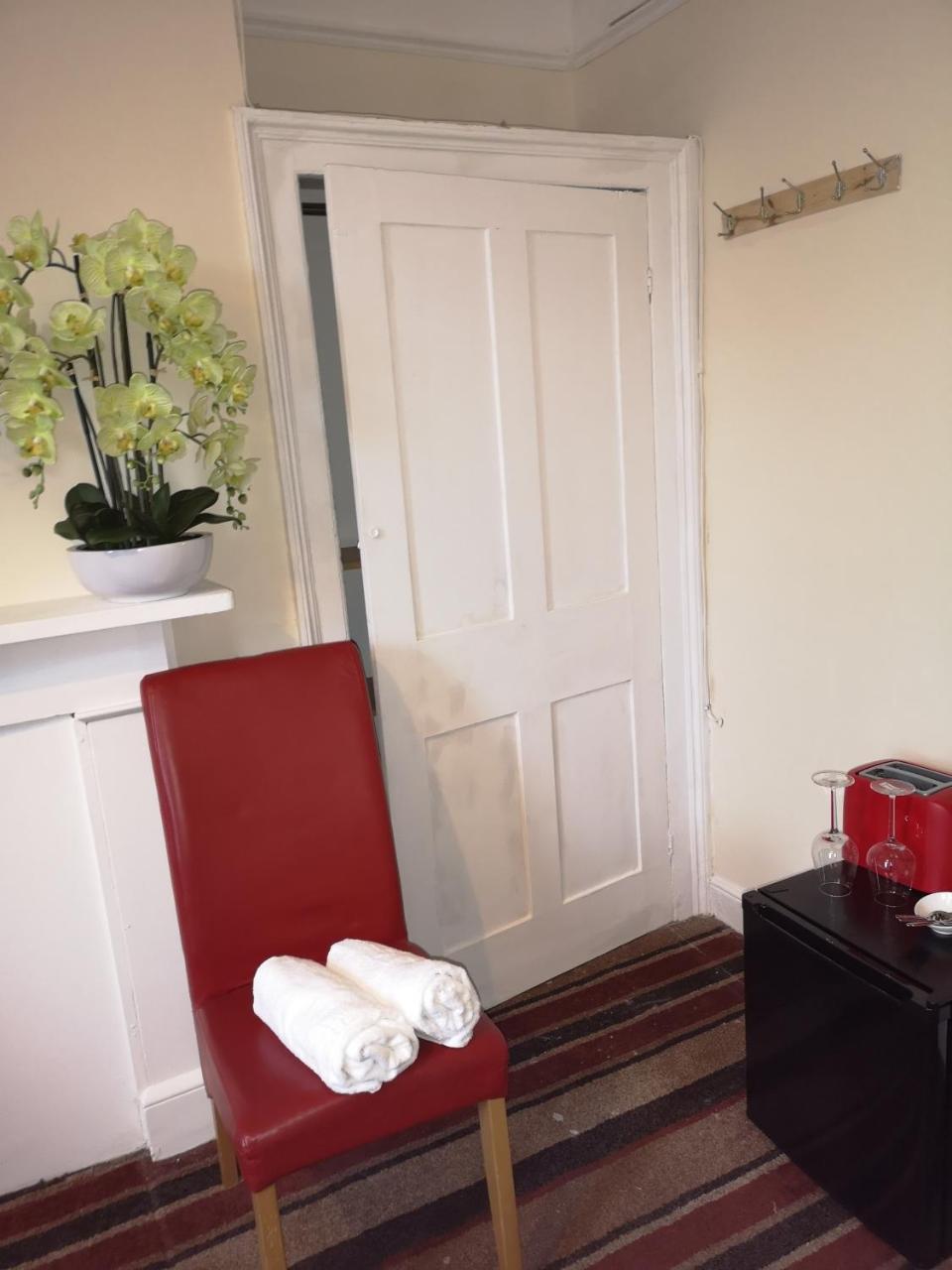 Red Carpet Guesthouse Ридинг Экстерьер фото